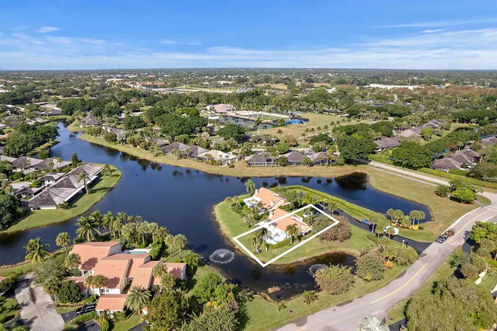 1 bedroom 1 bath Residential for sale at 2211 Las Casitas Drive, Wellington FL 33414