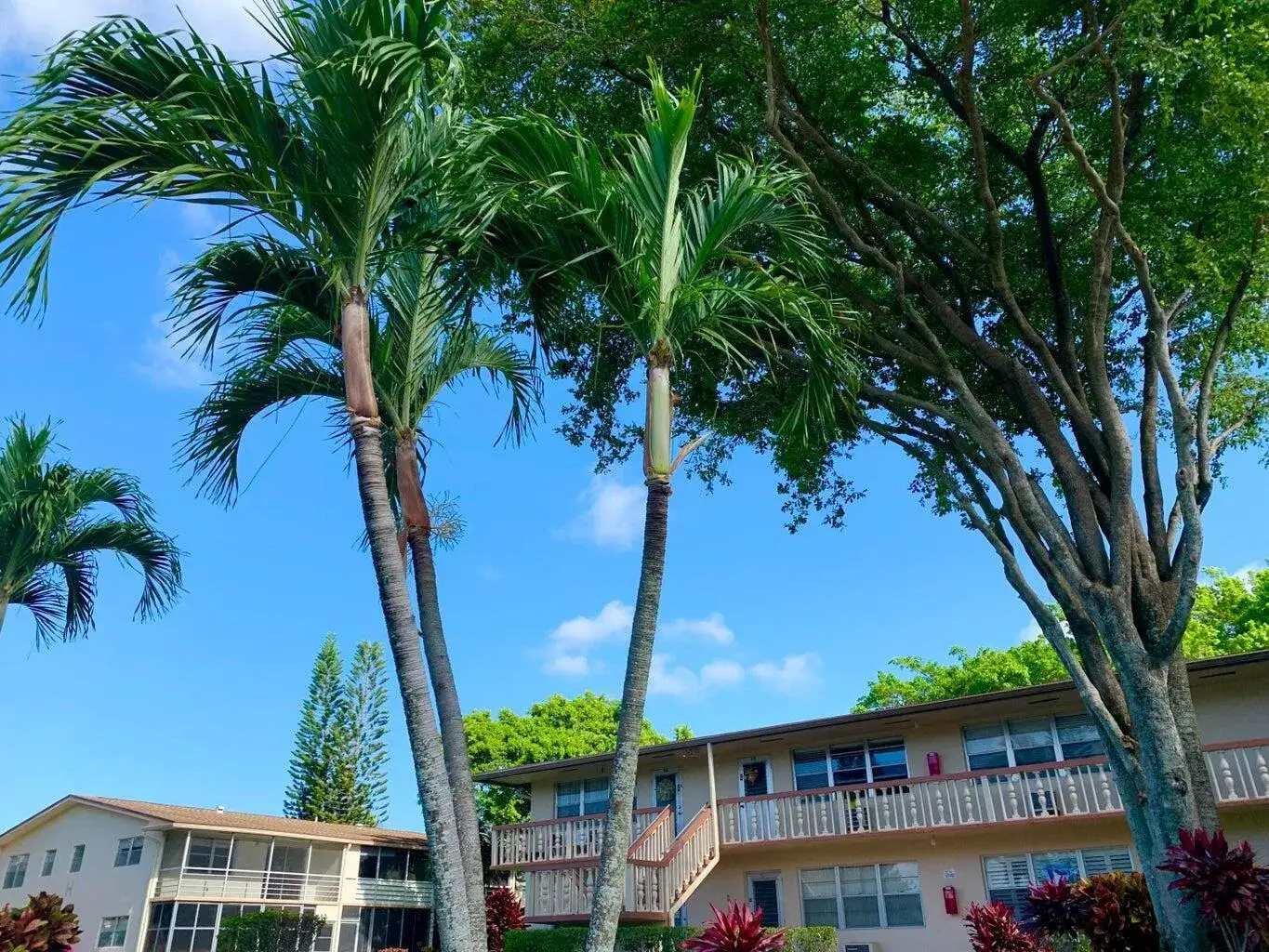 1 bedroom 1 bath Residential for sale at 116 Canterbury E, West Palm Beach FL 33417