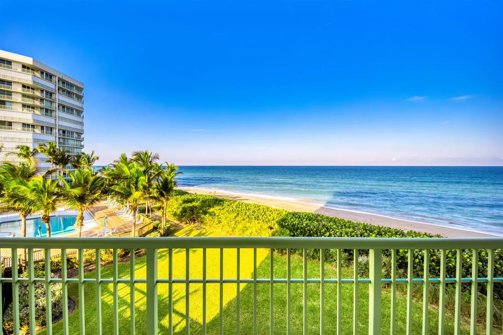 3 bedroom 2 bath Residential for sale at 8650 S Ocean Drive # 301, Jensen Beach FL 34957