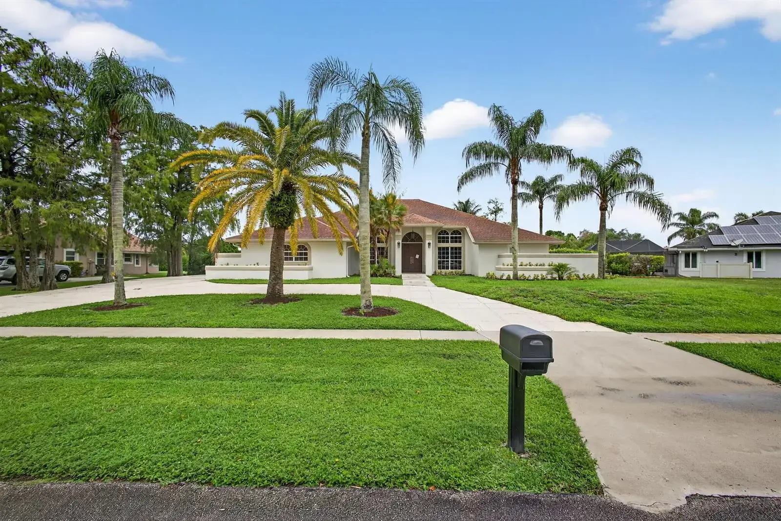 5 bedroom 3 bath Residential for sale at 1295 Longlea Terrace, Wellington FL 33414