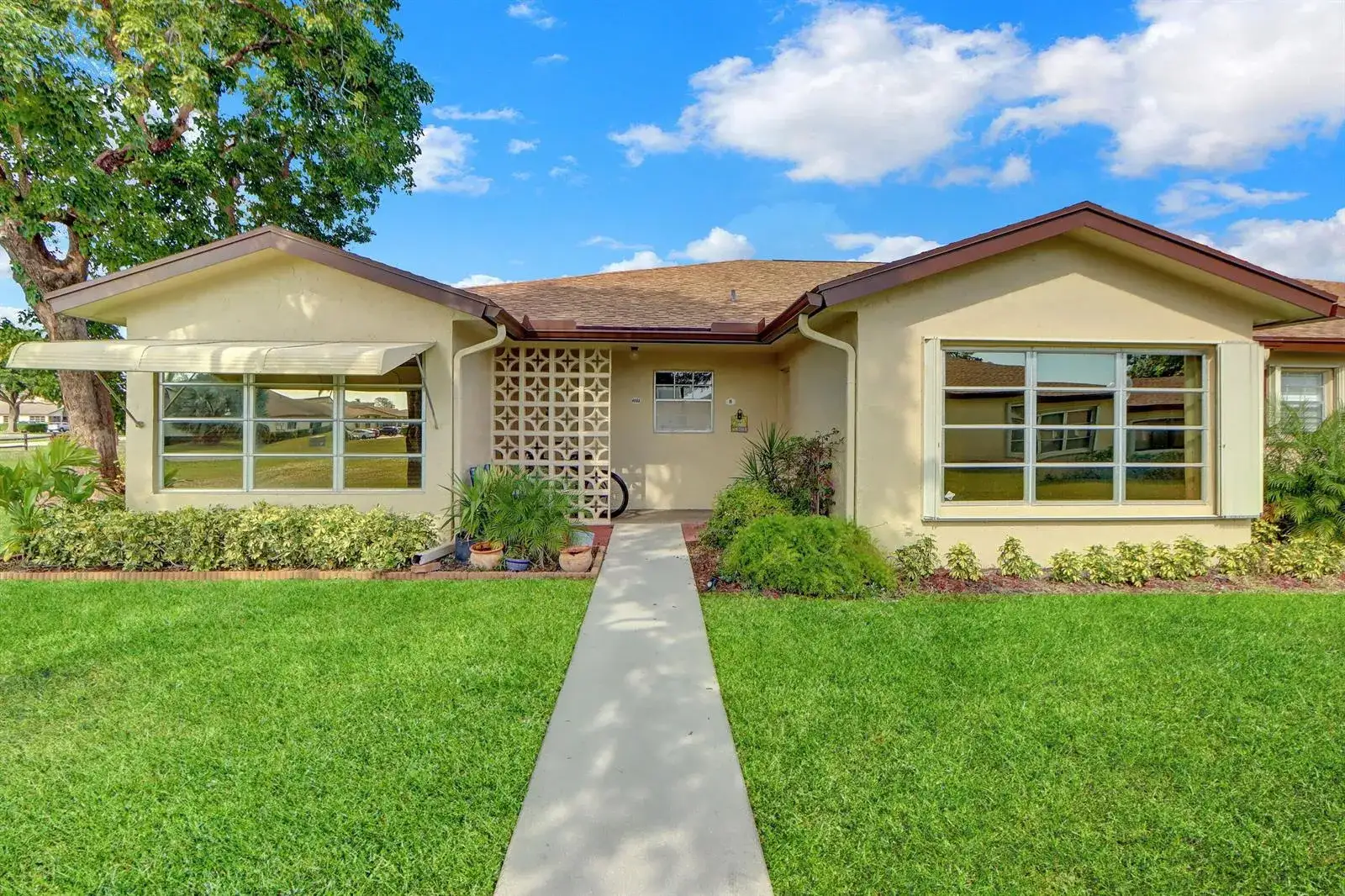 2 bedroom 2 bath Residential for sale at 14050 Nesting Way # B, Delray Beach FL 33484