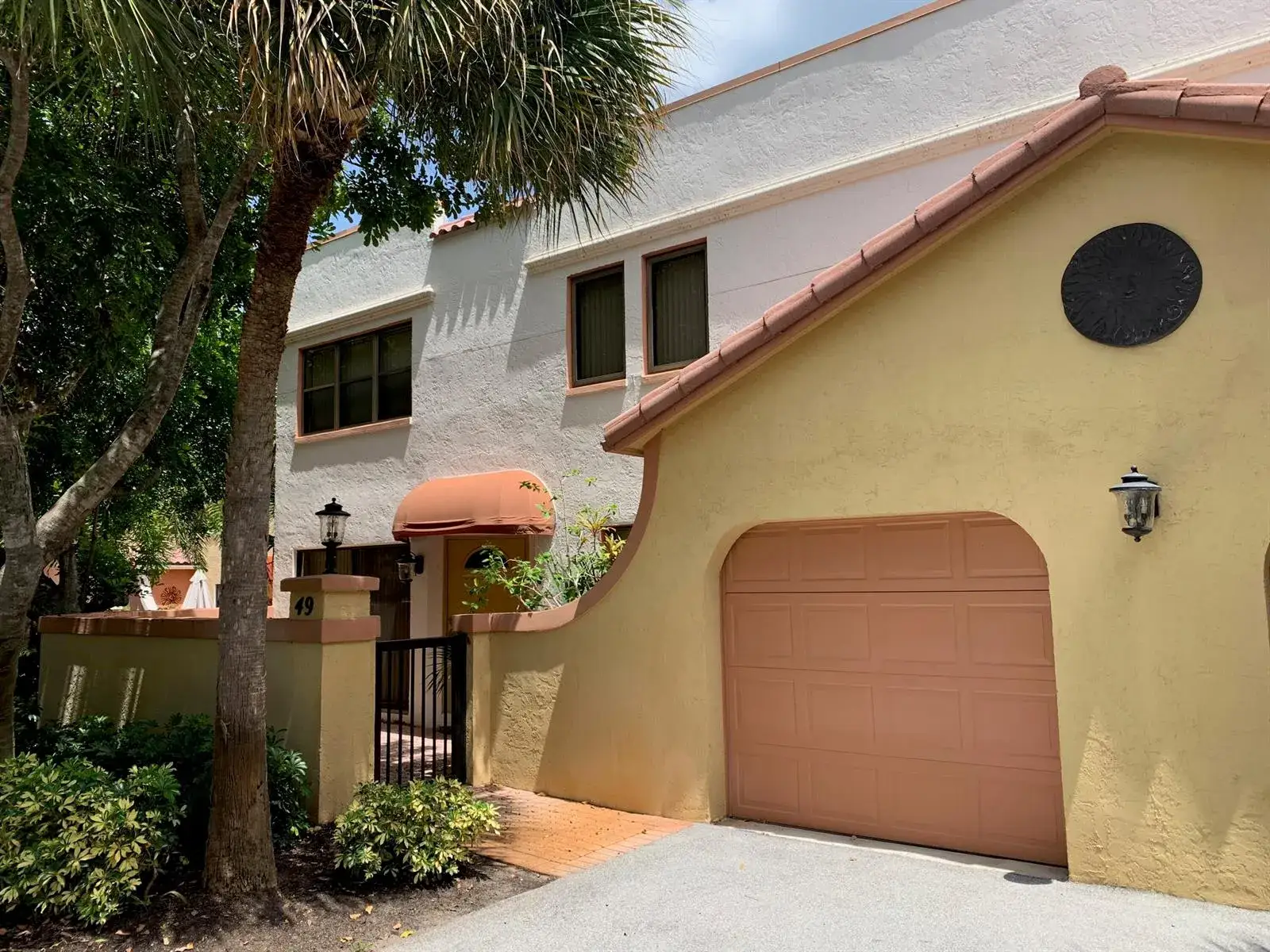 49 Uno Lago Drive, Juno Beach FL 33408