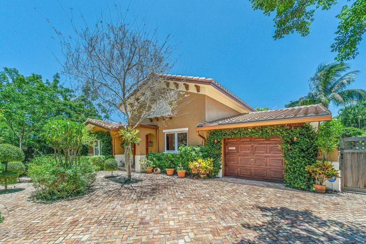 3 bedroom 2 bath Residential Lease for rent at 870 NW 7th Street, Boca Raton FL 33486
