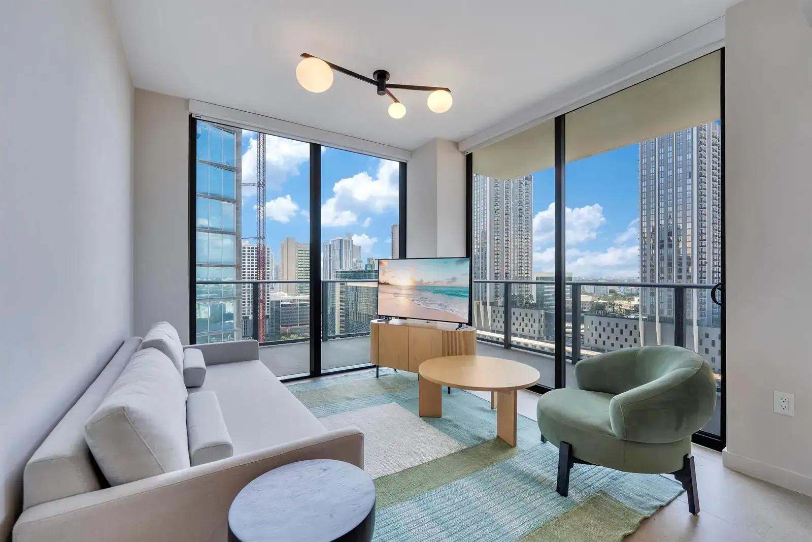 2 bedroom 2 bath Residential for sale at 11 NE 6th Street # 2201, Miami FL 33132