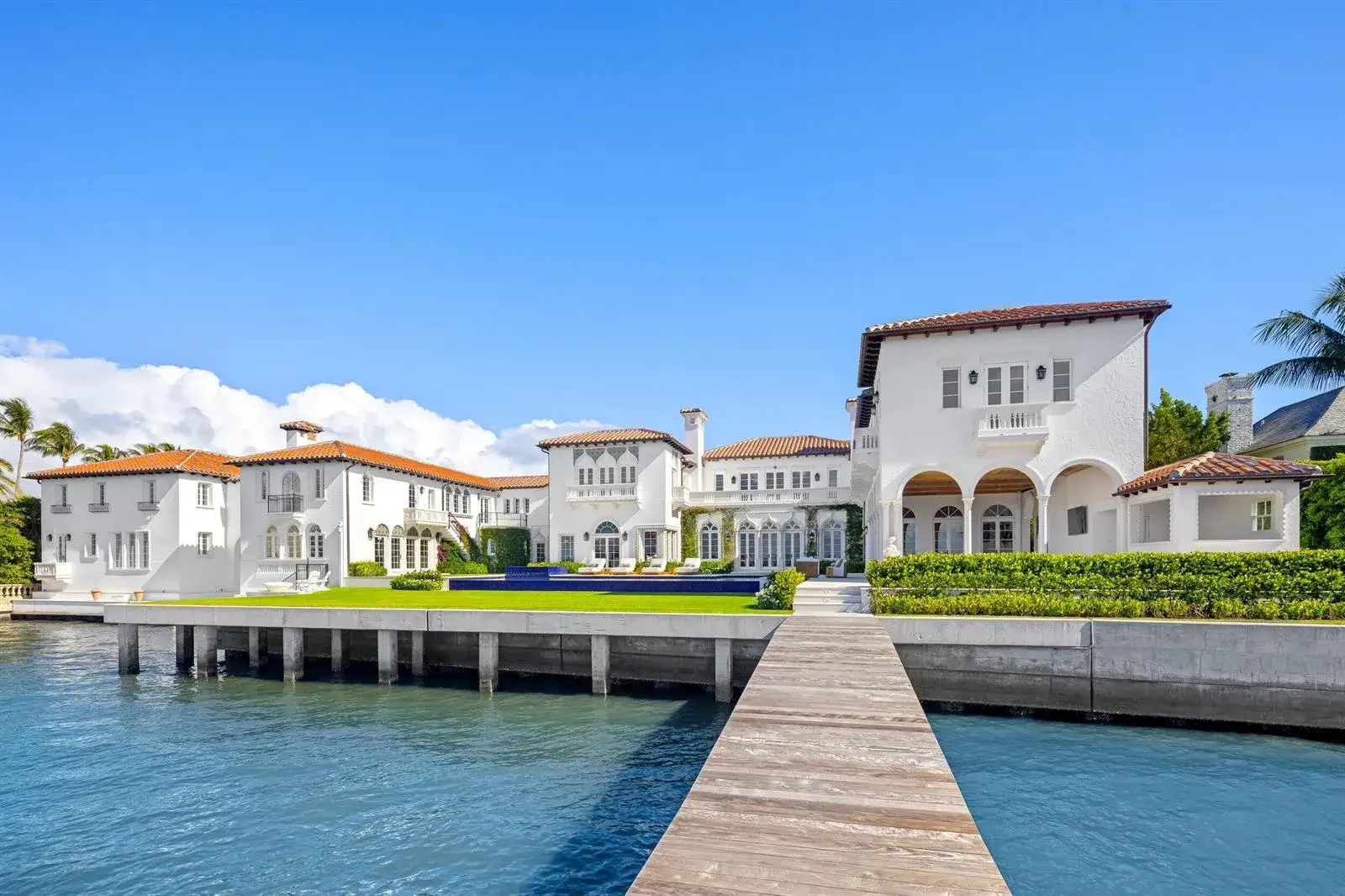 15 bedroom 18 bath Residential for sale at 800 S County Road, Palm Beach FL 33480