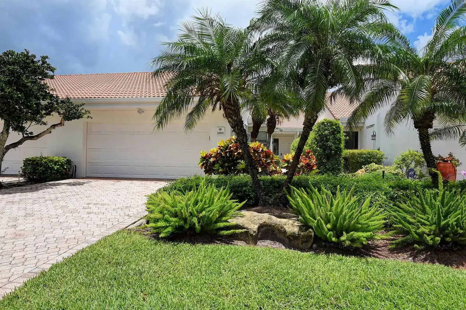 2 bedroom 2 bath Residential Lease for rent at 19550 Sawgrass Drive # 2102, Boca Raton FL 33434