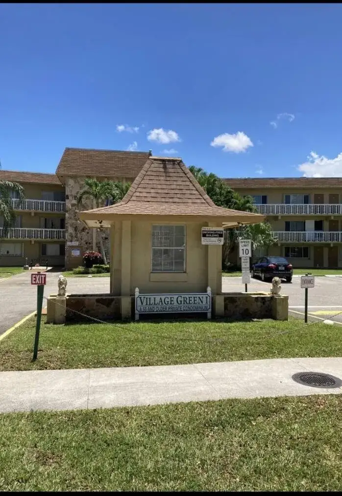 1 bedroom 1 bath Residential for sale at 555 Purdy Lane # A122, Palm Springs FL 33461