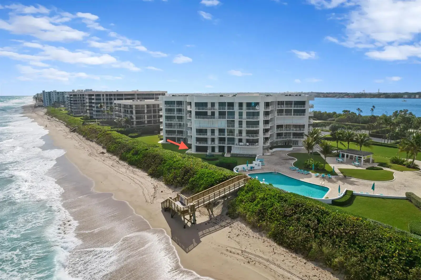 3 bedroom 2 bath Residential for sale at 3360 S Ocean Boulevard, Palm Beach FL 33480