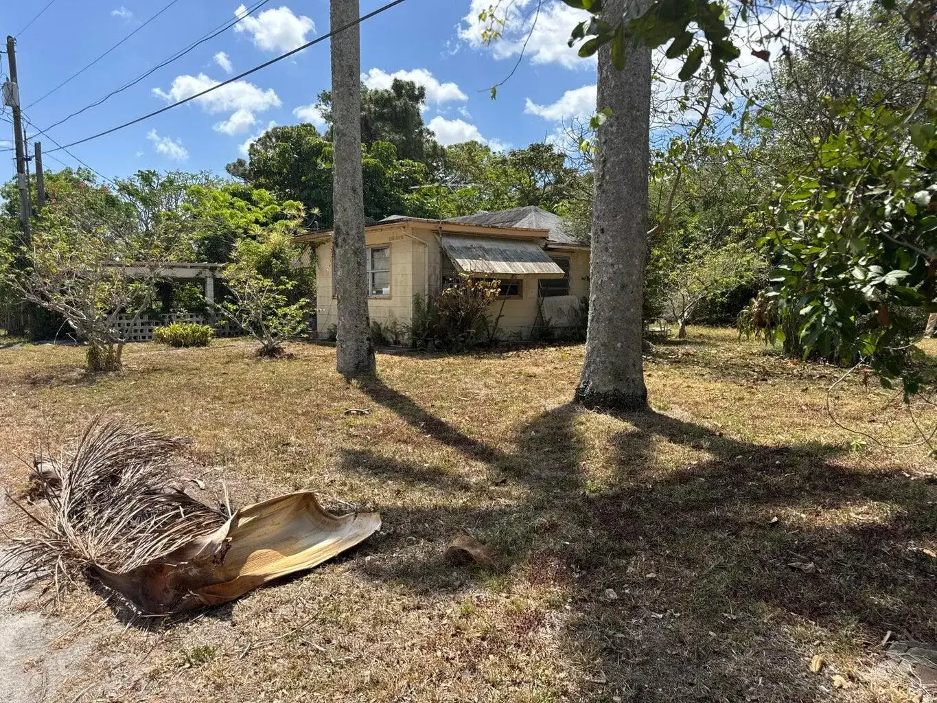 2 bedroom 2 bath Residential for sale at 3358 S Jog Road, FL 33467