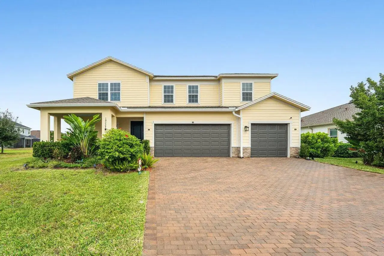 5 bedroom 3 bath Residential for sale at 19227 Broad Shore Walk, Loxahatchee FL 33470