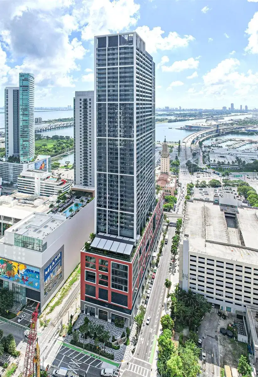 1 bedroom 1 bath Residential for sale at 601 NE 1st Avenue # 3809, Miami FL 33132