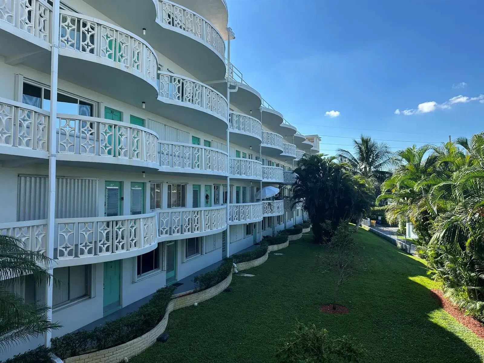2 bedroom 2 bath Residential for sale at 2381 Sunset Avenue # 216, Lake Worth FL 33461