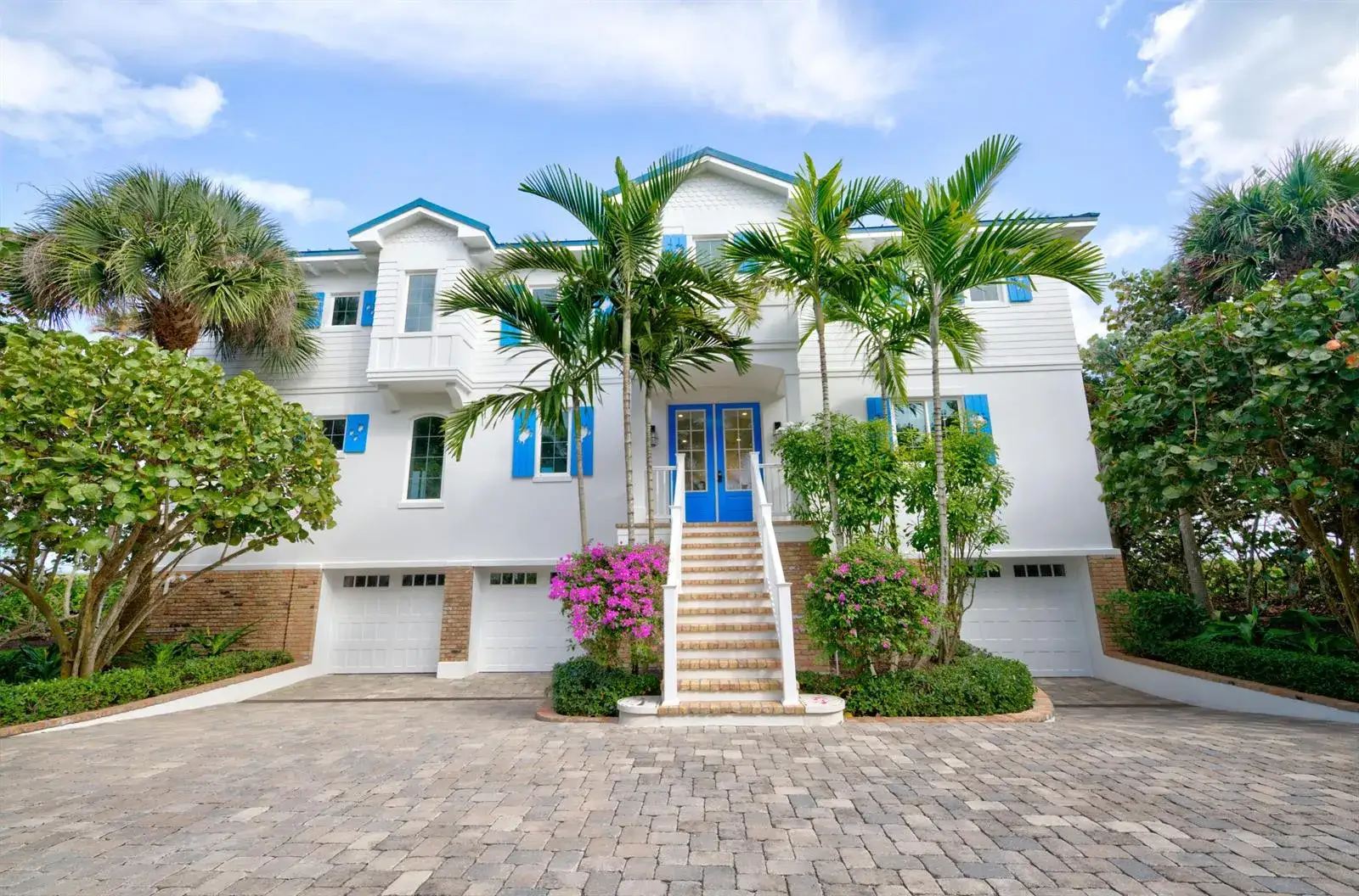 4 bedroom 3 bath Residential for sale at 113 N Beach Road, Jupiter Island FL 33455