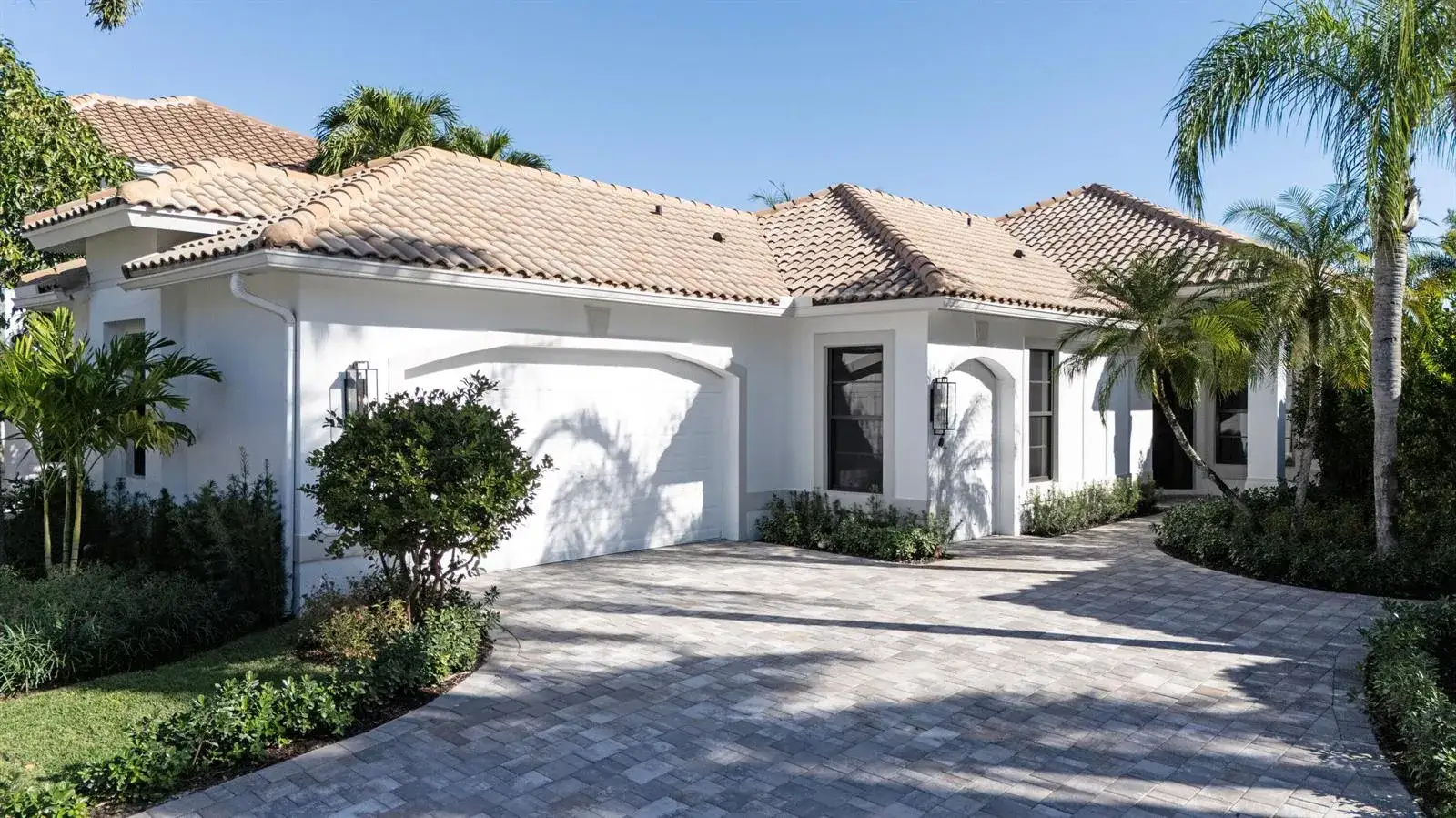 3 bedroom 3 bath Residential for sale at 2570 Players Court, Wellington FL 33414