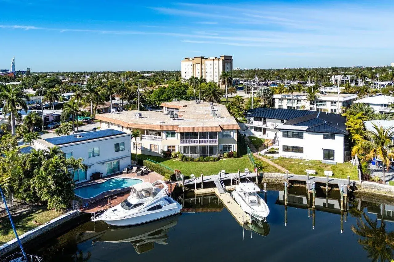1 bedroom 1 bath Residential for sale at 2201 SE 9th Street # 107, Pompano Beach FL 33062