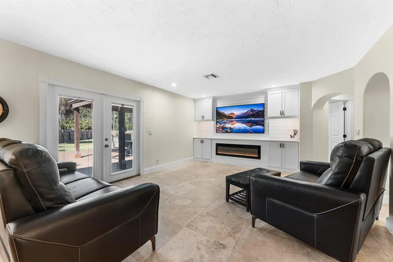 4 bedroom 2 bath Residential for sale at 6567 Cindi Lane, FL 33467