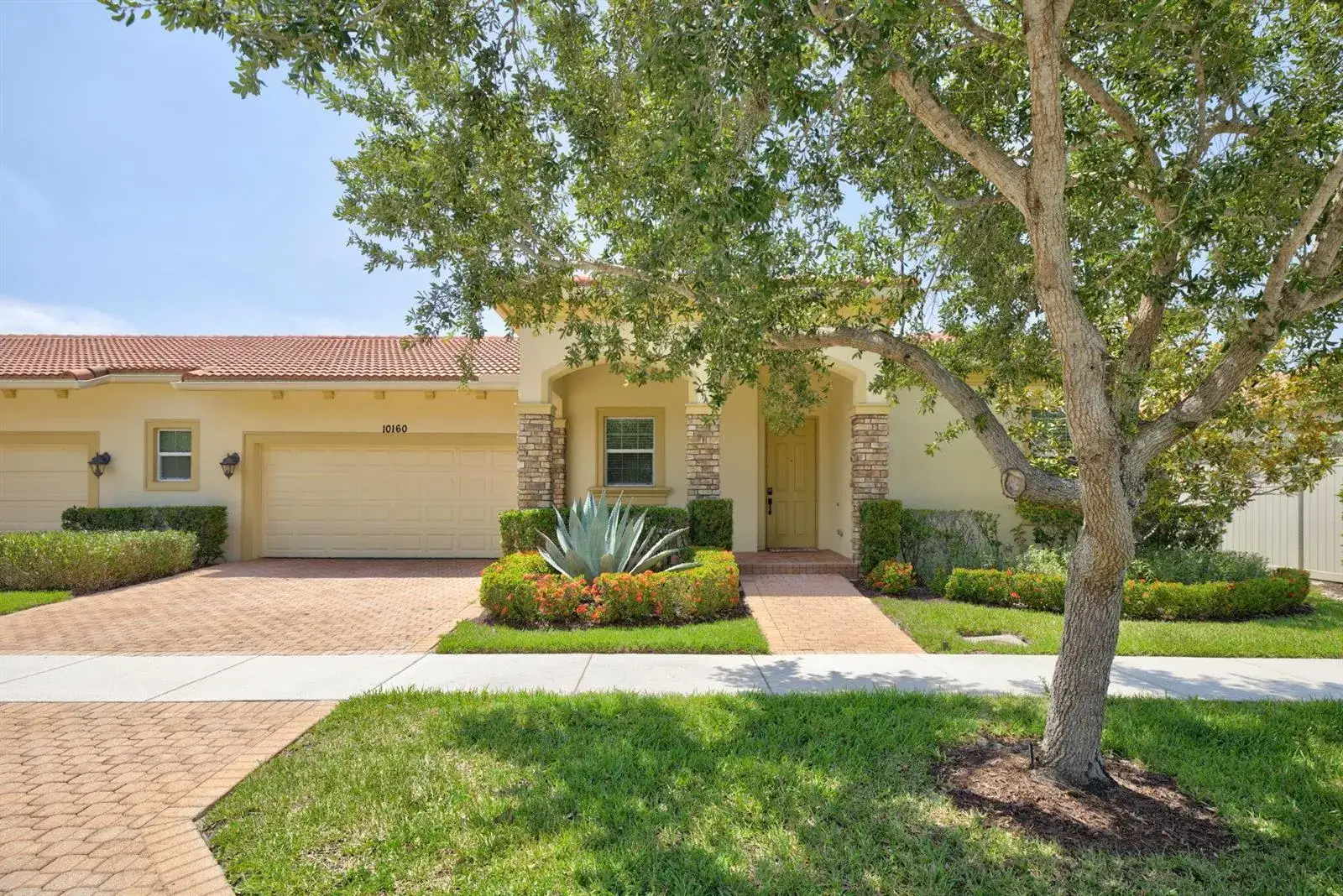 2 bedroom 2 bath Residential for sale at 10160 SW Azzo Lane, Port St. Lucie FL 34986