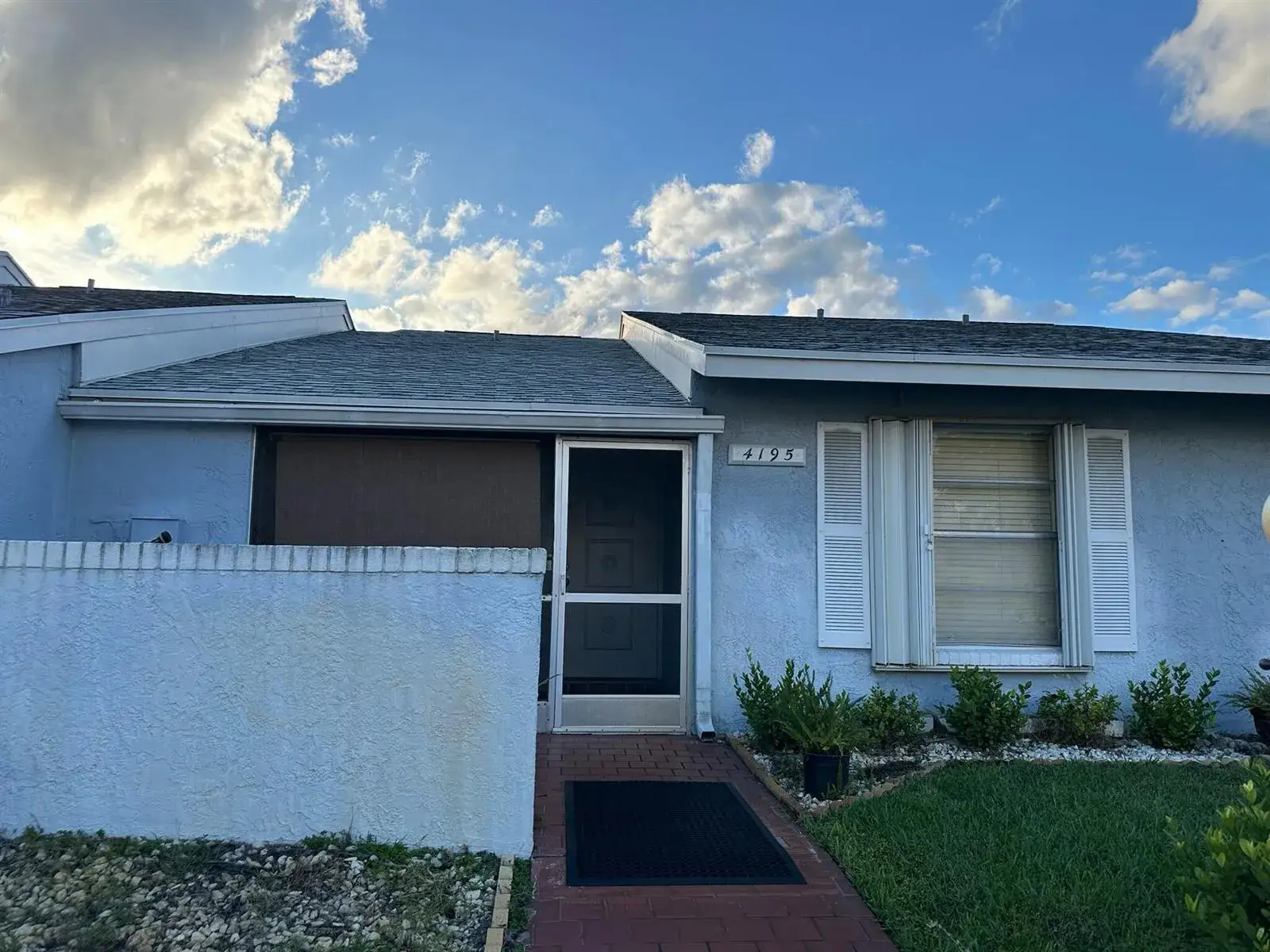 2 bedroom 2 bath Residential for sale at 4195 Lucerne Villas Lane, Lake Worth FL 33467
