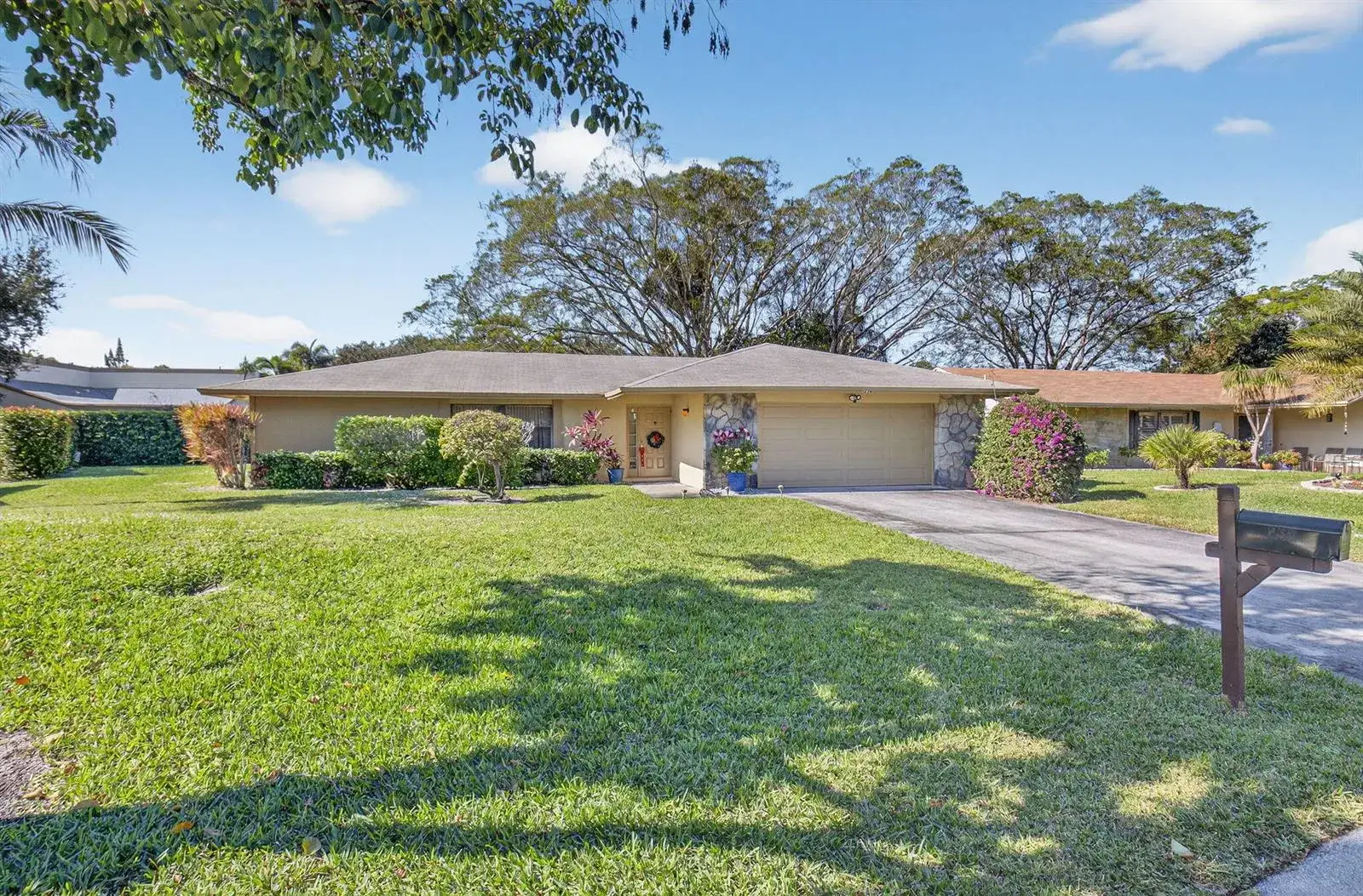 2 bedroom 2 bath Residential for sale at 738 NW 24th Avenue, Delray Beach FL 33445