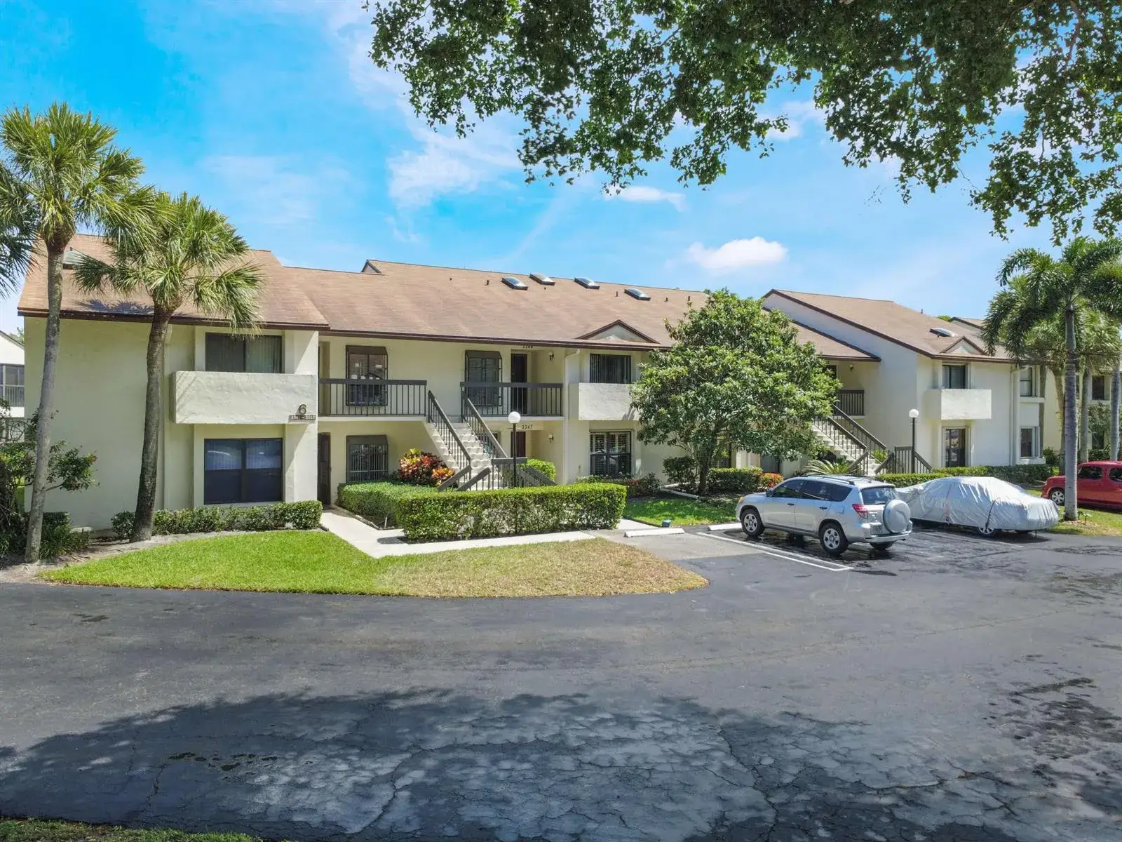 2 bedroom 2 bath Residential for sale at 3349 Lucerne Park Drive, FL 33467