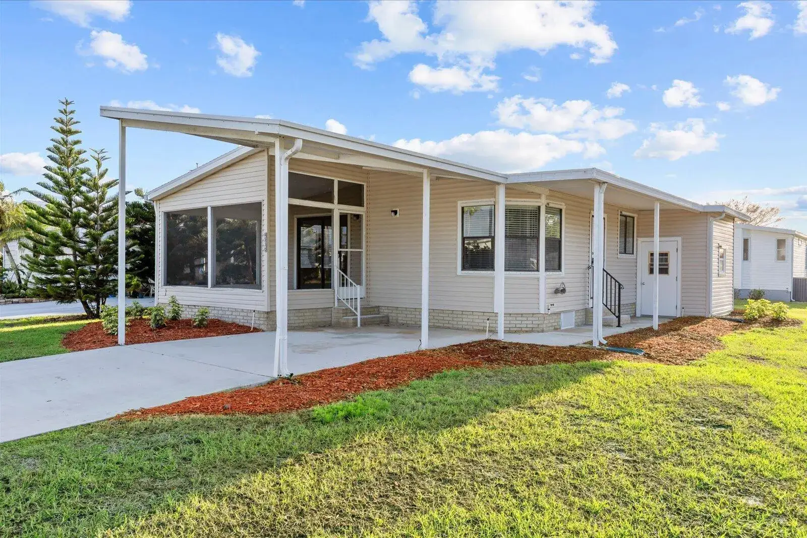 2 bedroom 2 bath Residential for sale at 8530 Leadtree Court, Port St. Lucie FL 34952