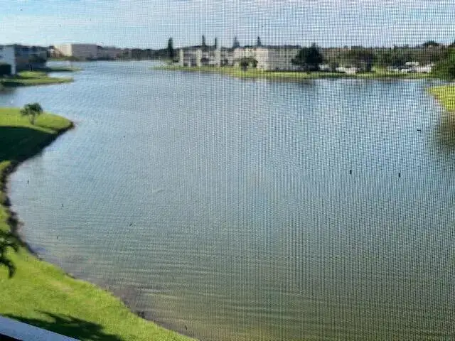 2 bedroom 1 bath Residential Lease for rent at 4039 Exeter C, Boca Raton FL 33434