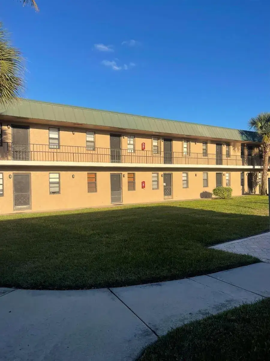 1 bedroom 1 bath Residential Lease for rent at 1081 SE Monterey Road # 31, Stuart FL 34994