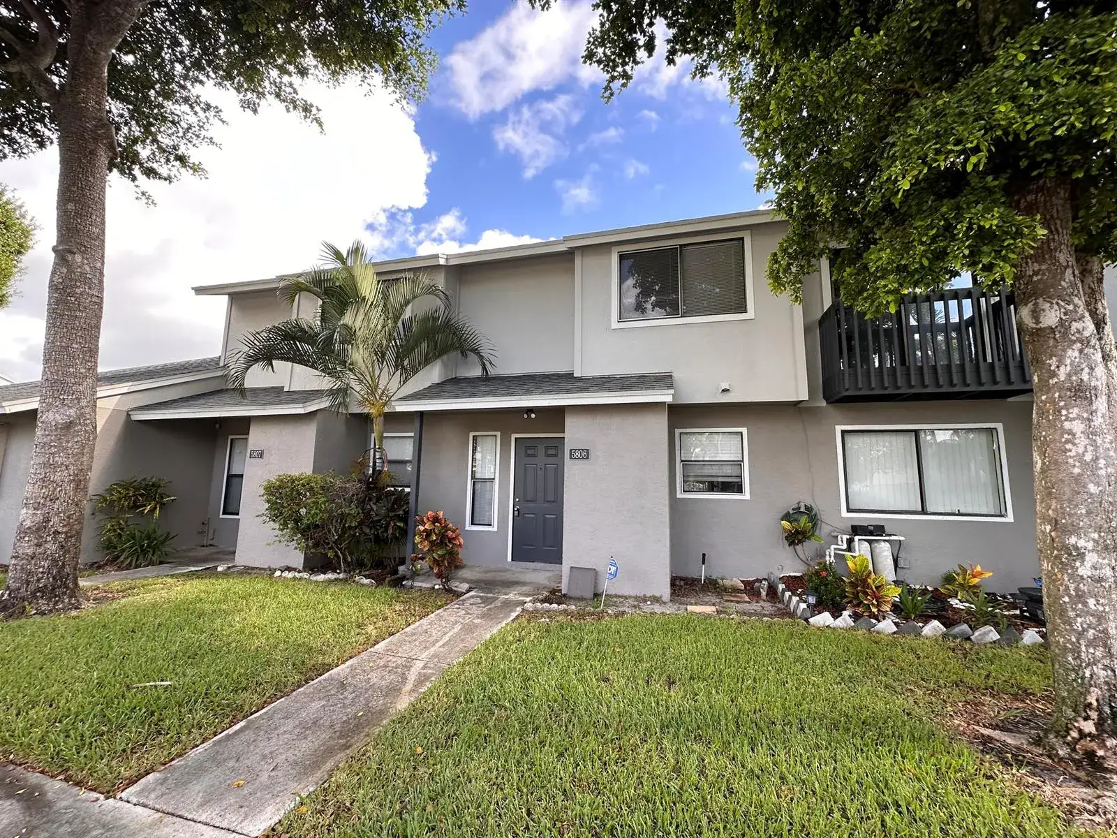 3 bedroom 2 bath Residential for sale at 5806 Channel Drive, FL 33463