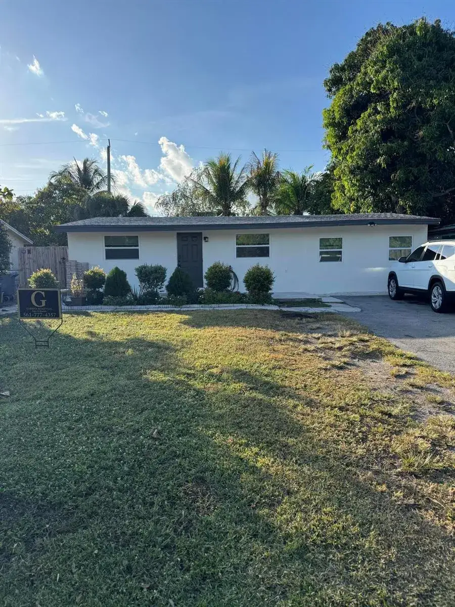3 bedroom 2 bath Residential for sale at 7945 Loomis Street, Lake Worth FL 33462