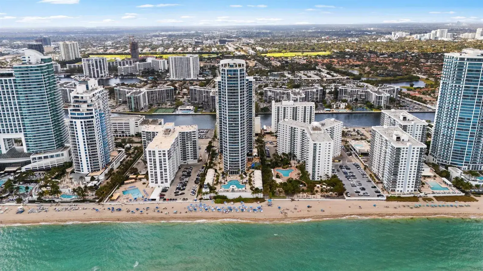 3 bedroom 3 bath Residential for sale at 3101 S Ocean Drive # 1807, Hollywood FL 33019