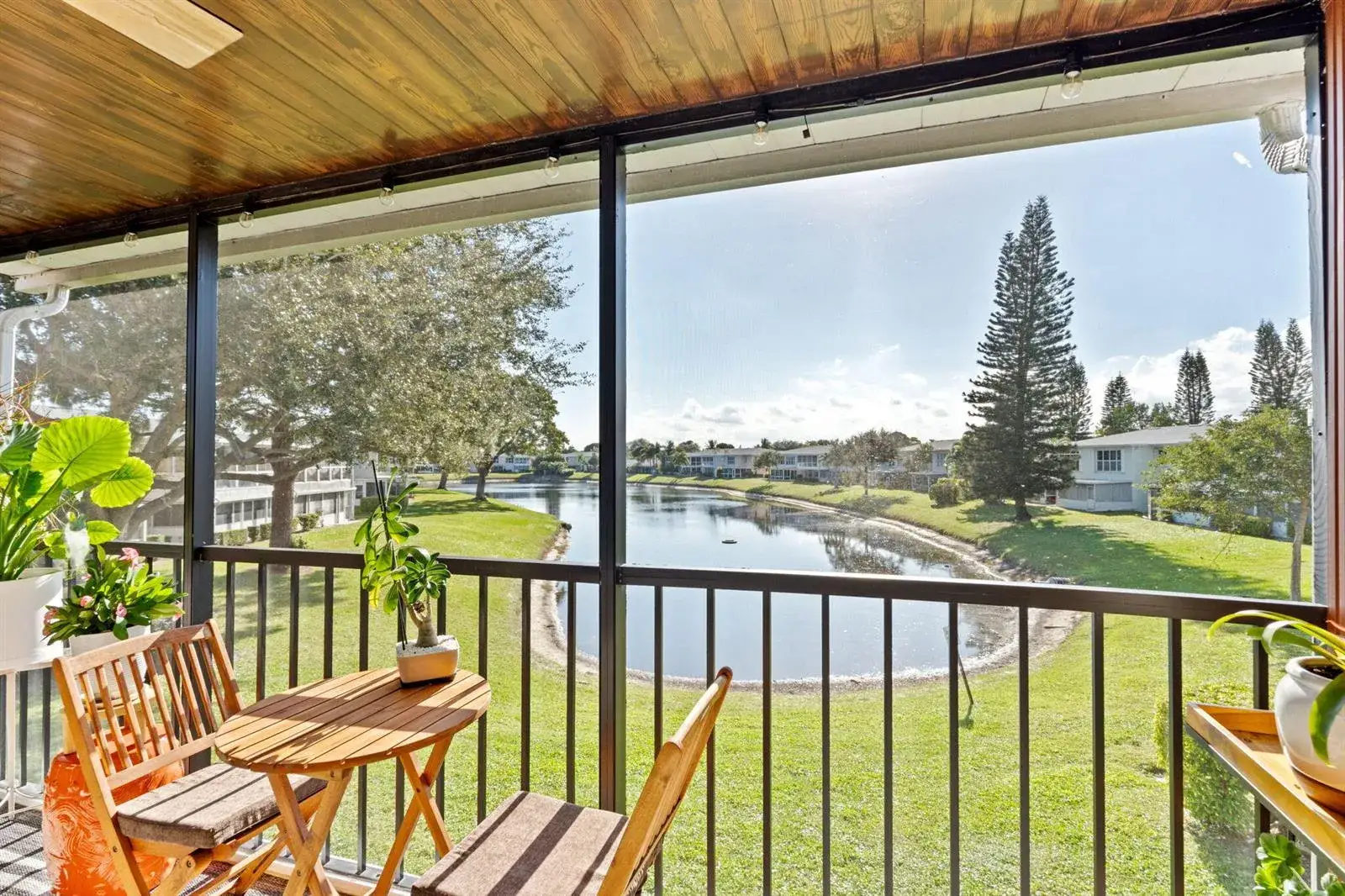 2 bedroom 2 bath Residential for sale at 1540 NW 18th Avenue # 203, Delray Beach FL 33445