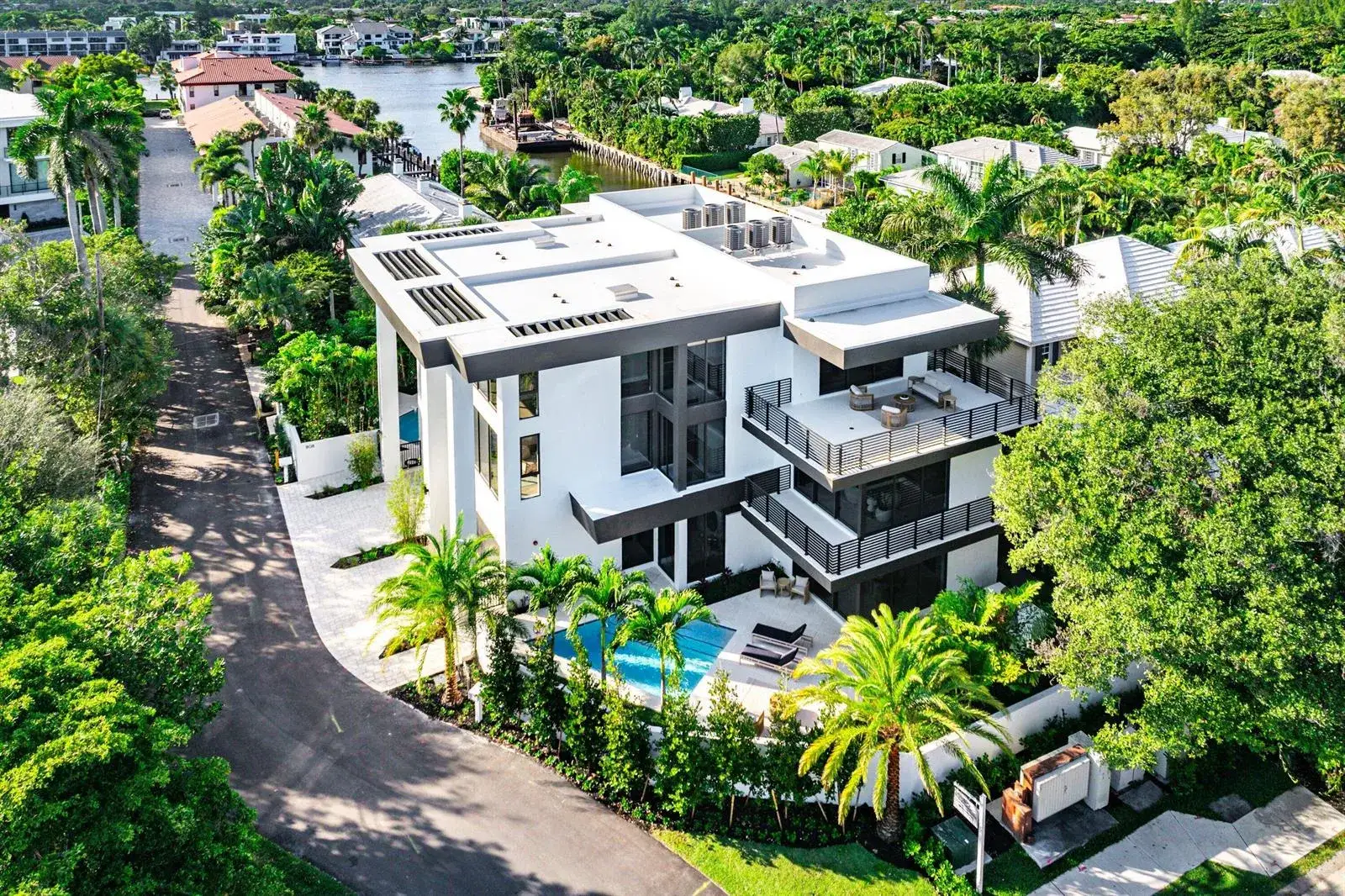 5 bedroom 4 bath Residential for sale at 810 Andrews Avenue, Delray Beach FL 33483