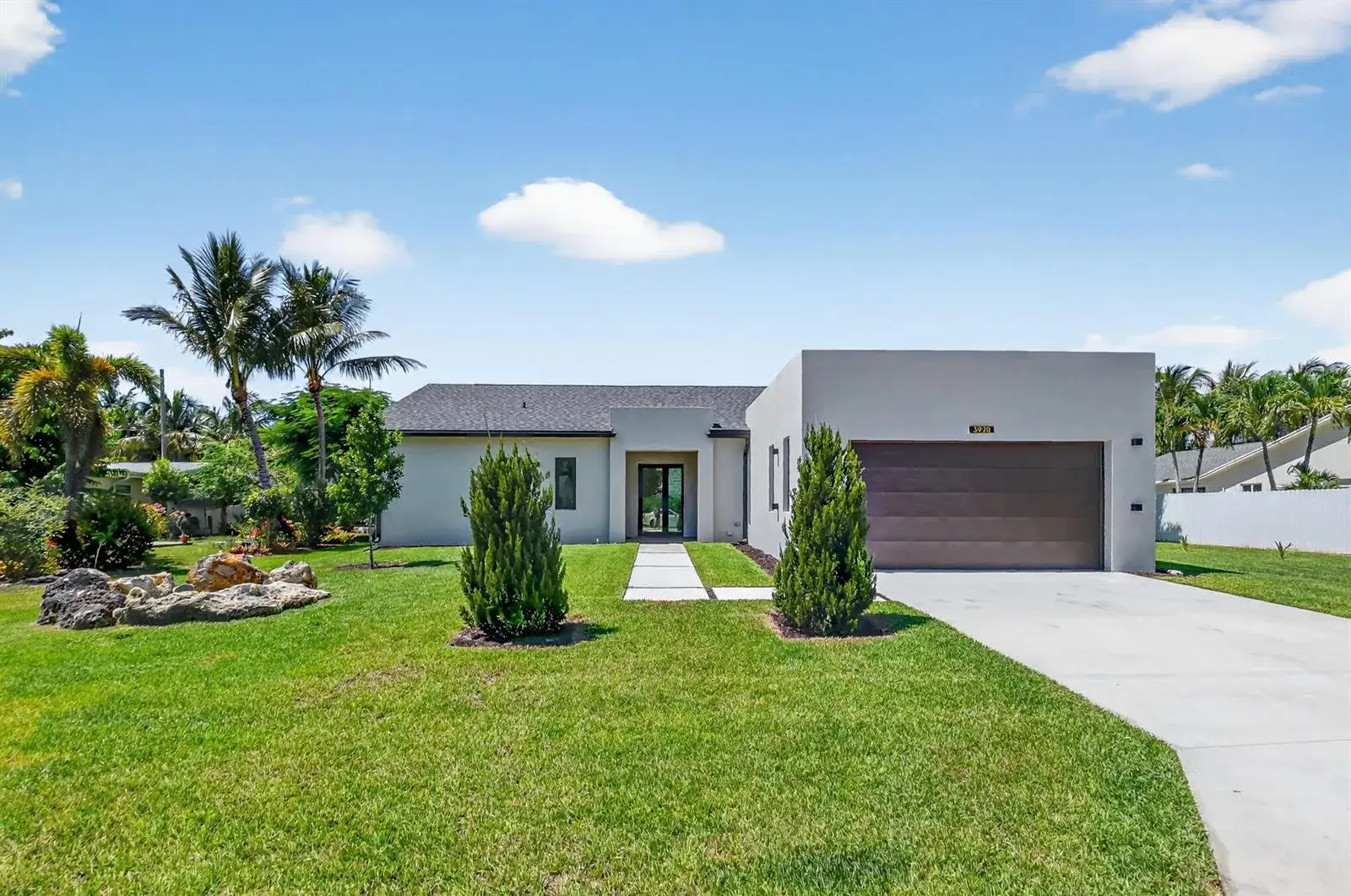 4 bedroom 4 bath Residential for sale at 3920 Espan Court, Palm Springs FL 33461