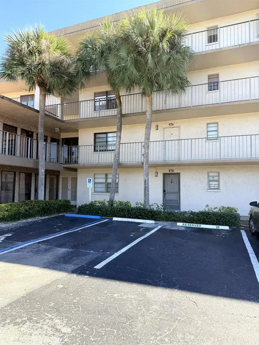 2 bedroom 2 bath Residential for sale at 9300 SW 8th Street # 107, Boca Raton FL 33428