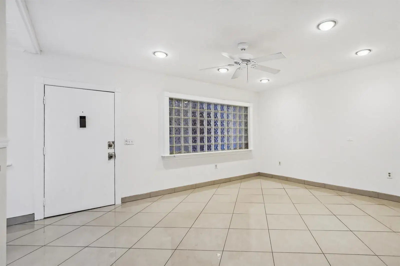 2 bedroom 2 bath Residential for sale at 2878 Donnelly Drive # 106, Lake Worth FL 33462
