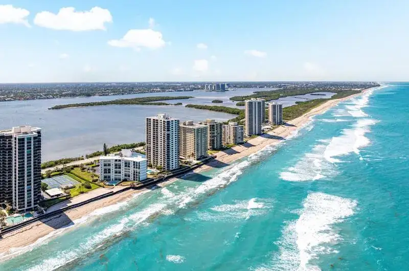 2 bedroom 2 bath Residential Lease for rent at 5400 N Ocean Drive # 7b, Singer Island FL 33404