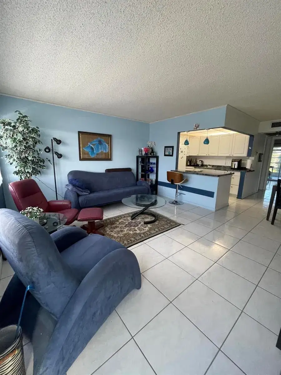 1 bedroom 1 bath Residential for sale at 3019 Harwood C # 3019, Deerfield Beach FL 33442