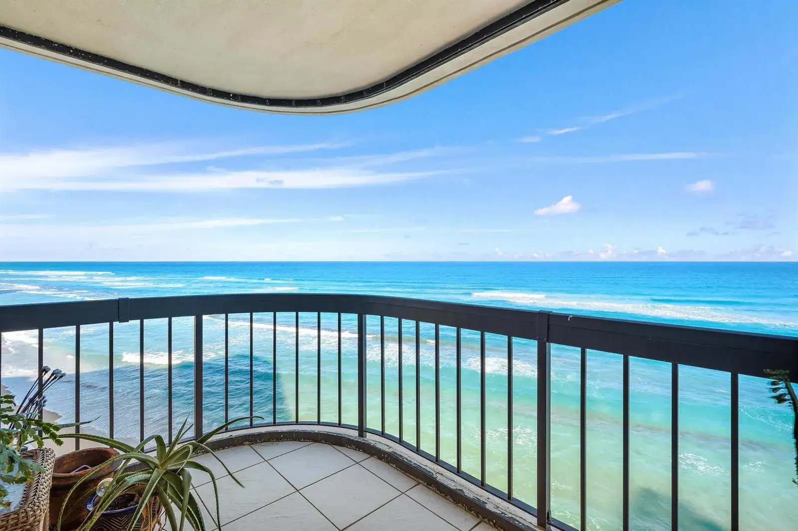 3 bedroom 3 bath Residential for sale at 5380 N Ocean Drive # 6d, Singer Island FL 33404