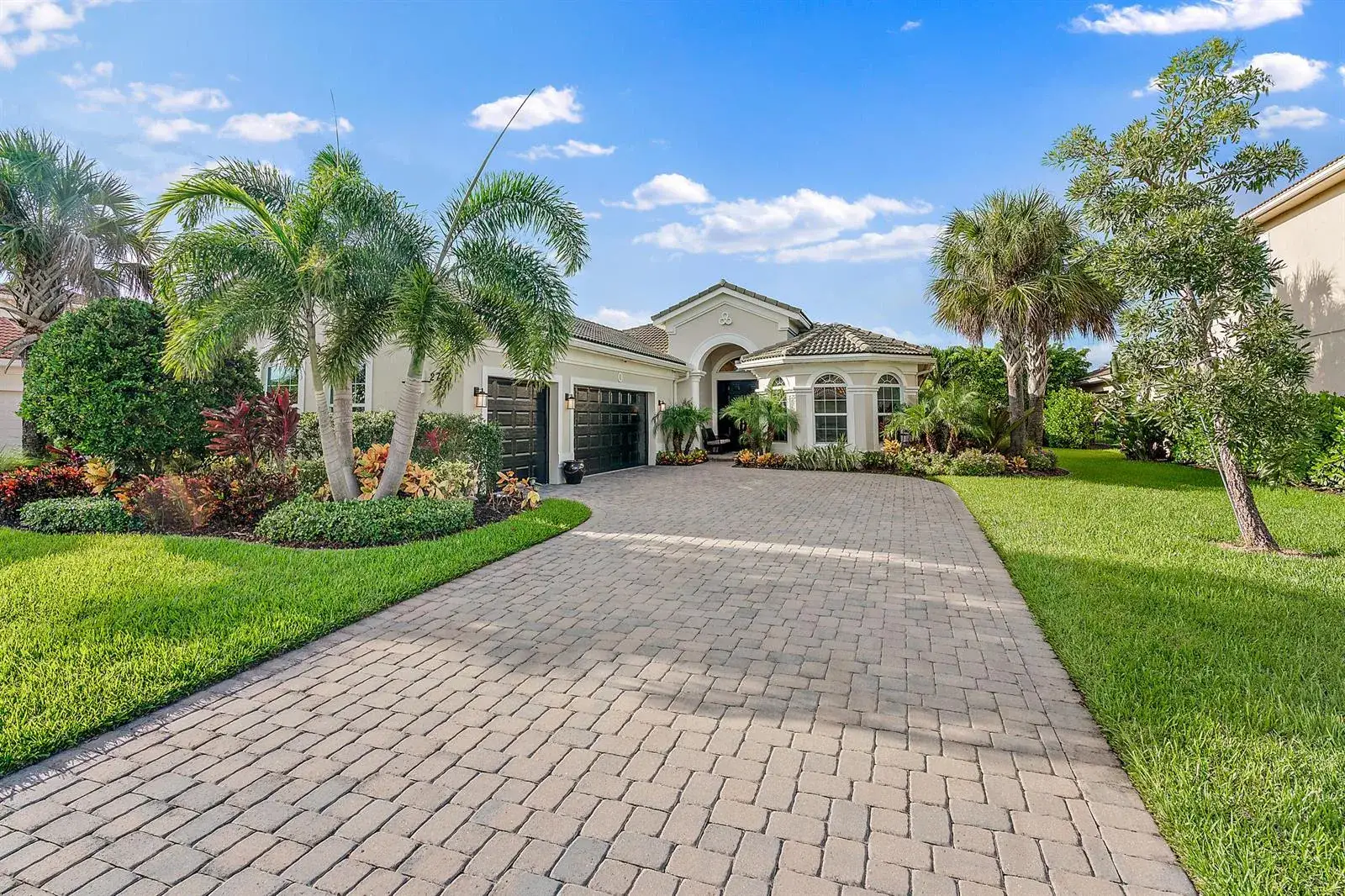 3 bedroom 3 bath Residential for sale at 279 Carina Drive, Jupiter FL 33478
