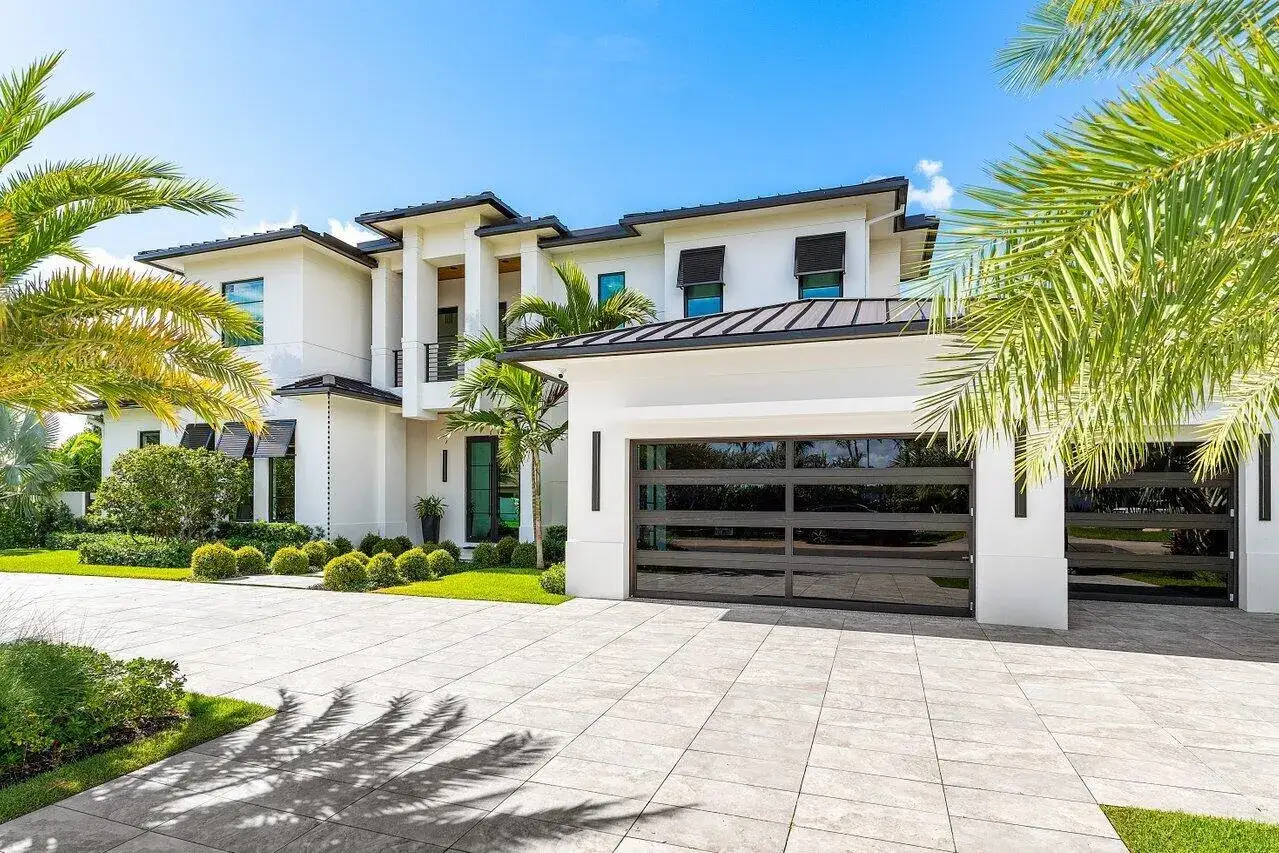 6 bedroom 5 bath Residential for sale at 830 Lake Shore Drive, Delray Beach FL 33444