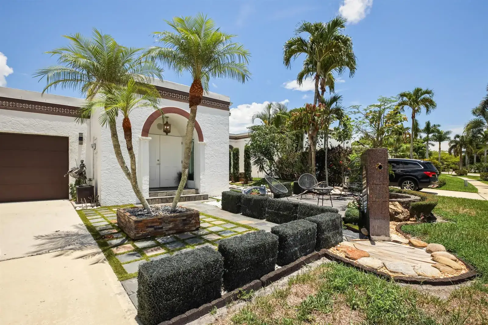 2 bedroom 2 bath Residential for sale at 6590 Fountains Circle, Lake Worth FL 33467
