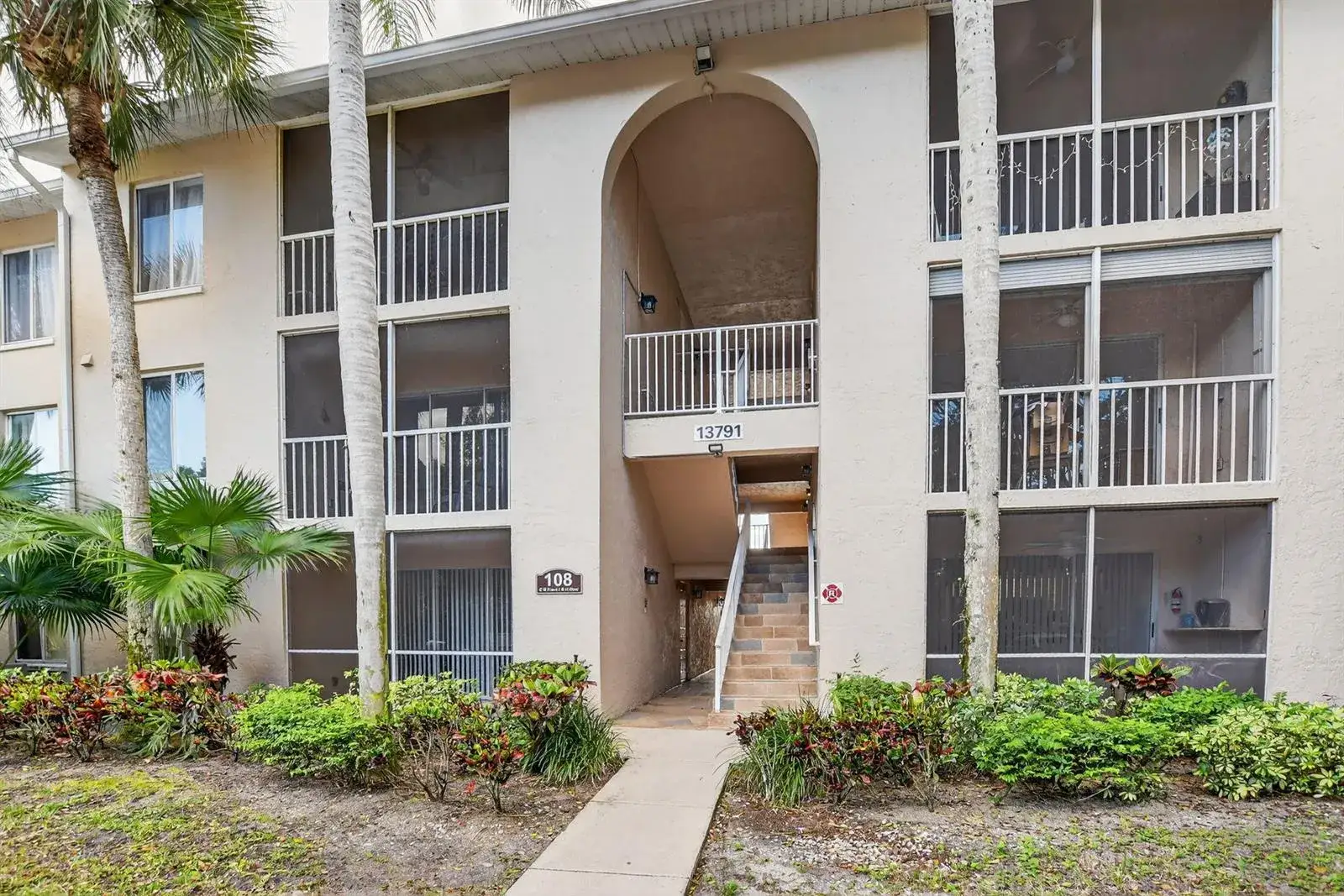 2 bedroom 2 bath Residential for sale at 13791 Oneida Drive # C2, Delray Beach FL 33446