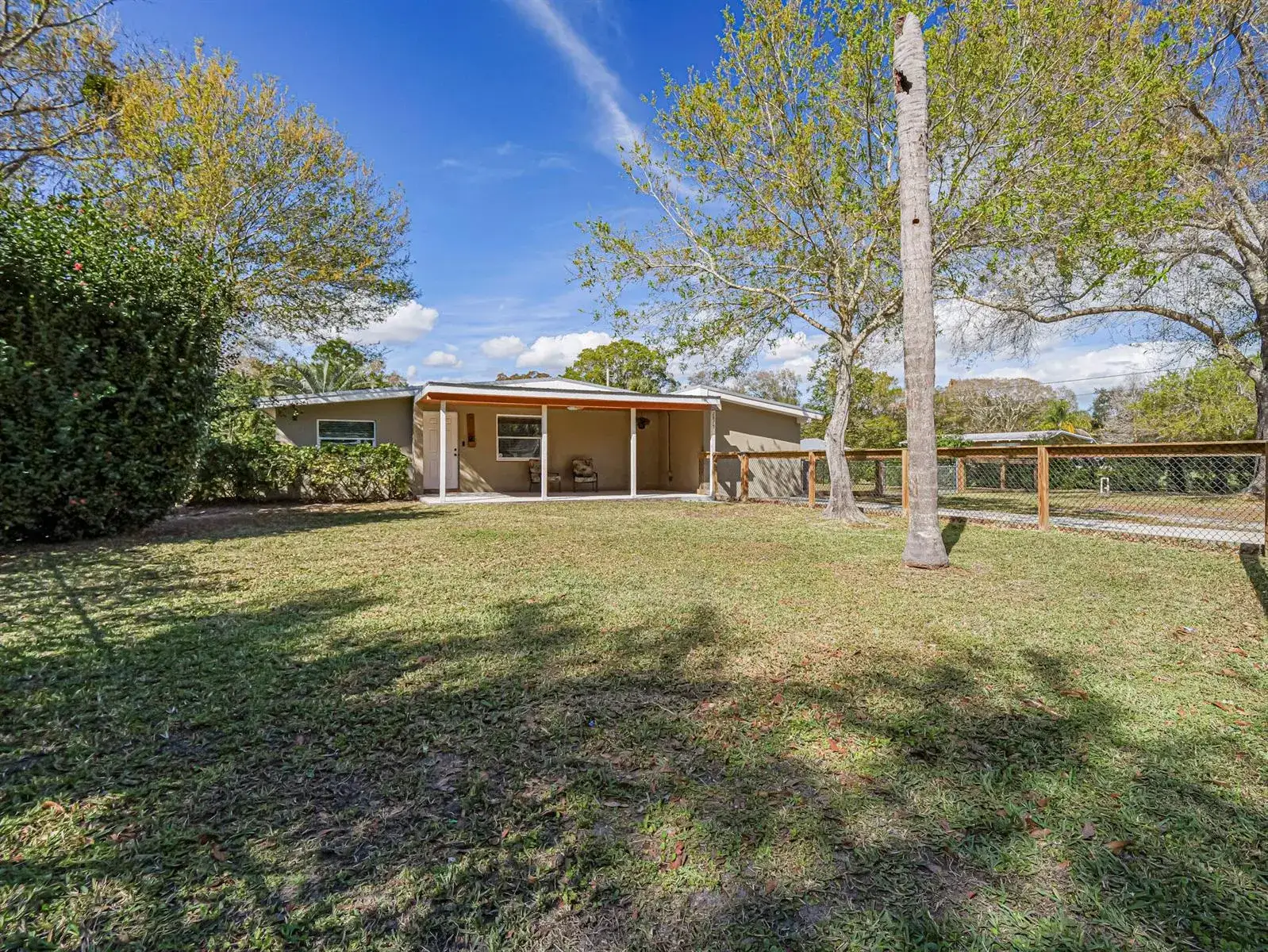 2 bedroom 2 bath Residential for sale at 2875 58th Court, Vero Beach FL 32966