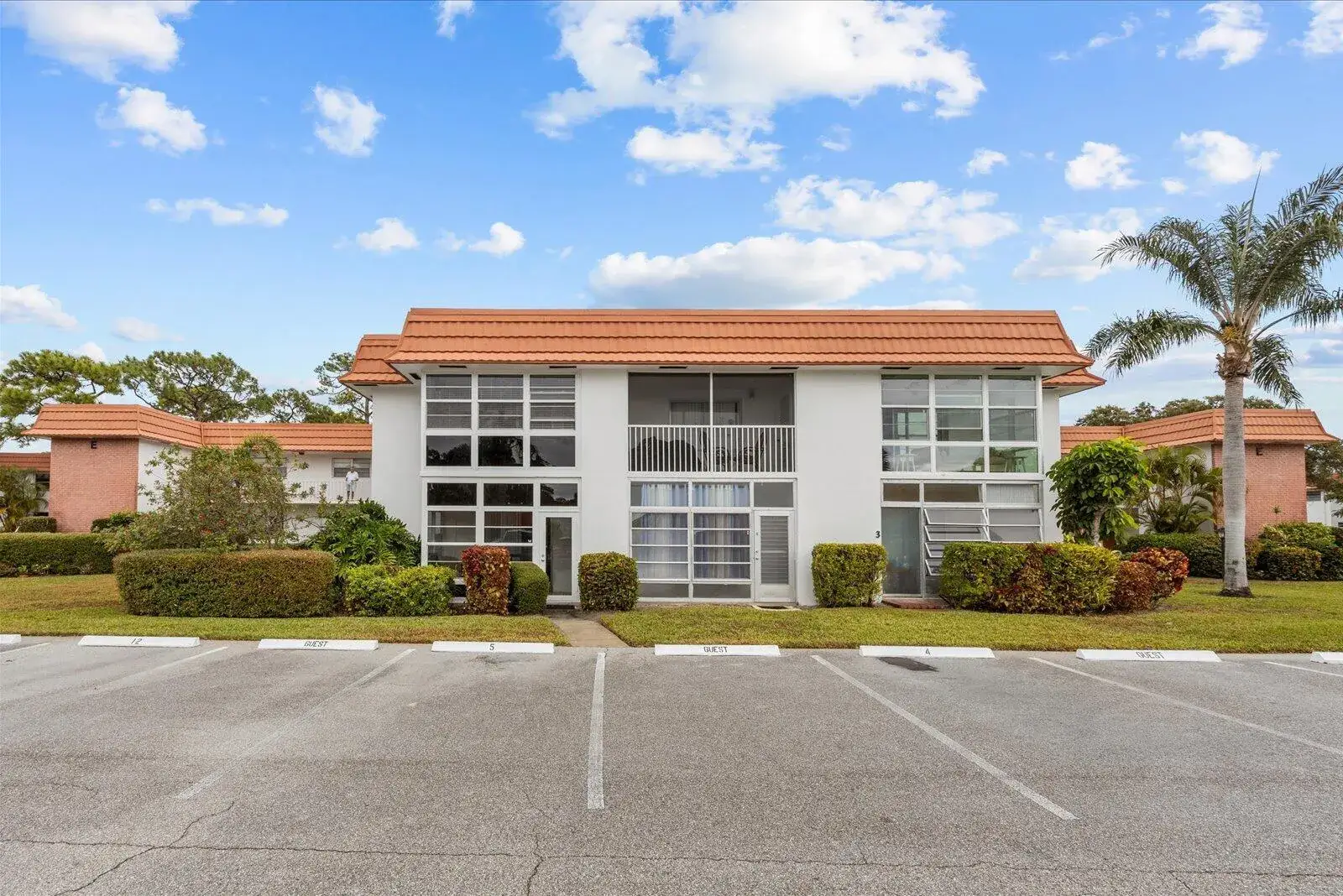 1 bedroom 1 bath Residential for sale at 2600 SE Ocean Boulevard # E5, Stuart FL 34996