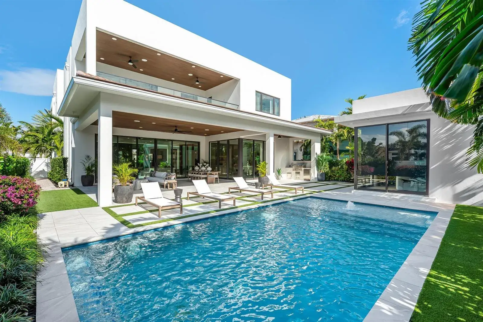 5 bedroom 5 bath Residential for sale at 400 NE 4th Street, Boca Raton FL 33432