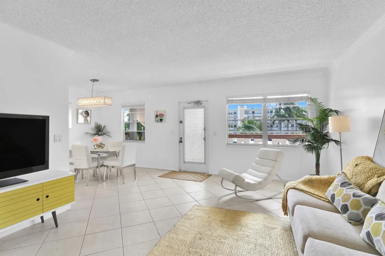 2 bedroom 1 bath Residential Lease for rent at 2043 Cornwall C # 2043, Boca Raton FL 33434