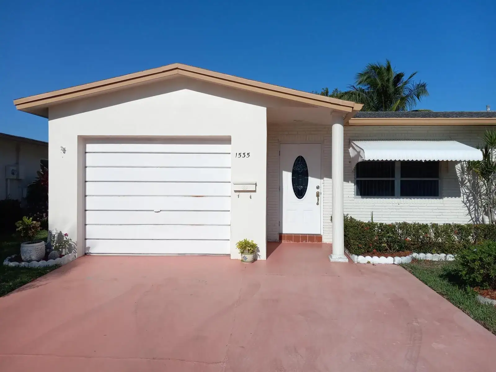 2 bedroom 2 bath Residential for sale at 1535 NW 70th Lane, Margate FL 33063