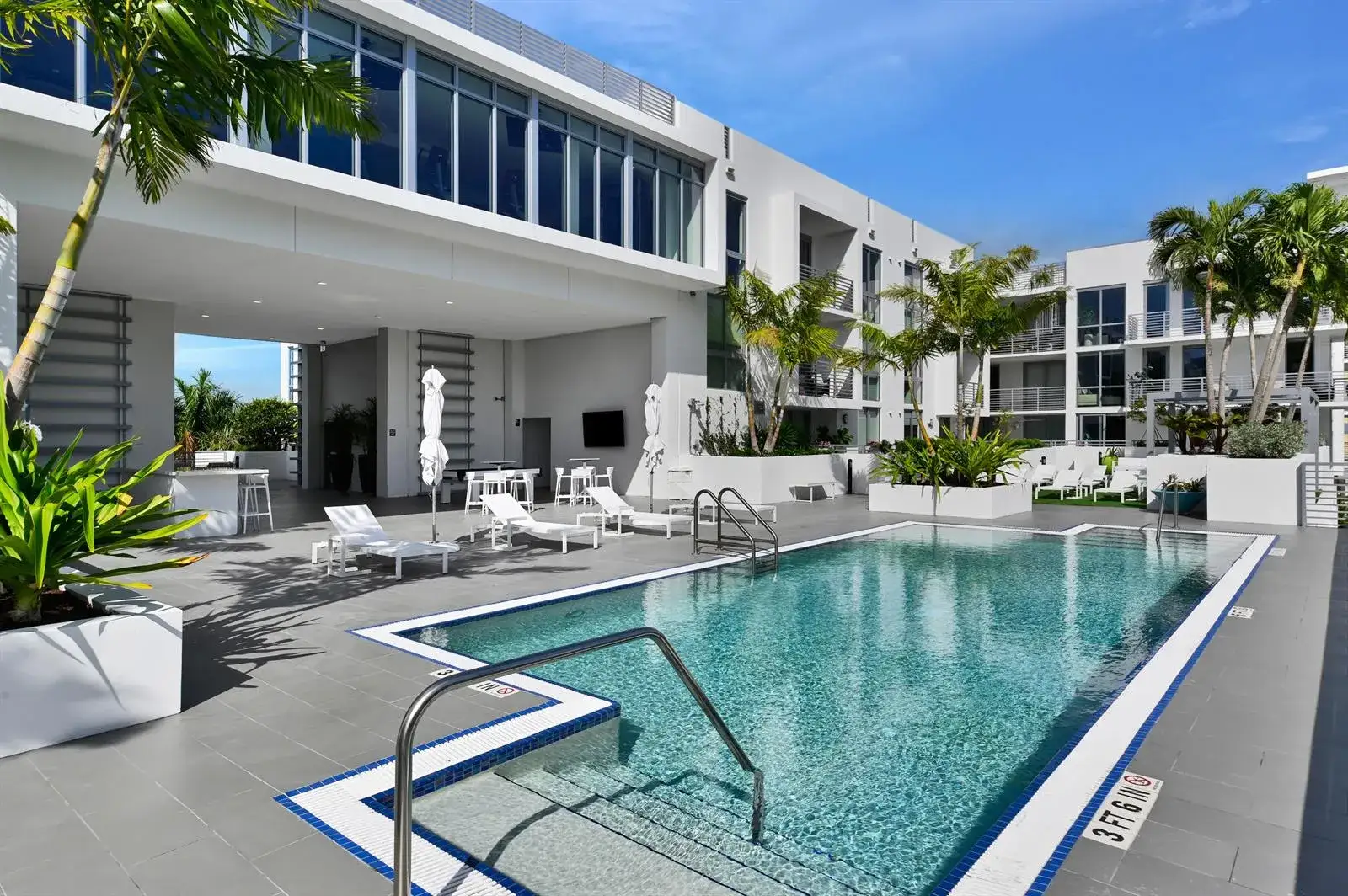 2 bedroom 2 bath Residential Lease for rent at 111 SE 1st Avenue # 314, Delray Beach FL 33444