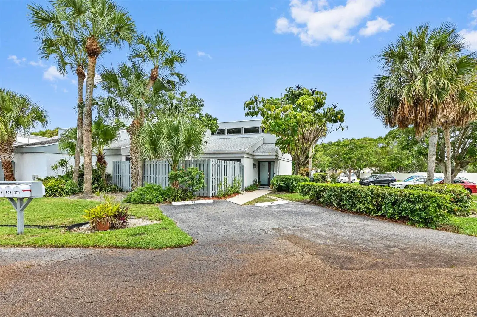 2 bedroom 2 bath Residential for sale at 271 NW 15th Street, Boca Raton FL 33432
