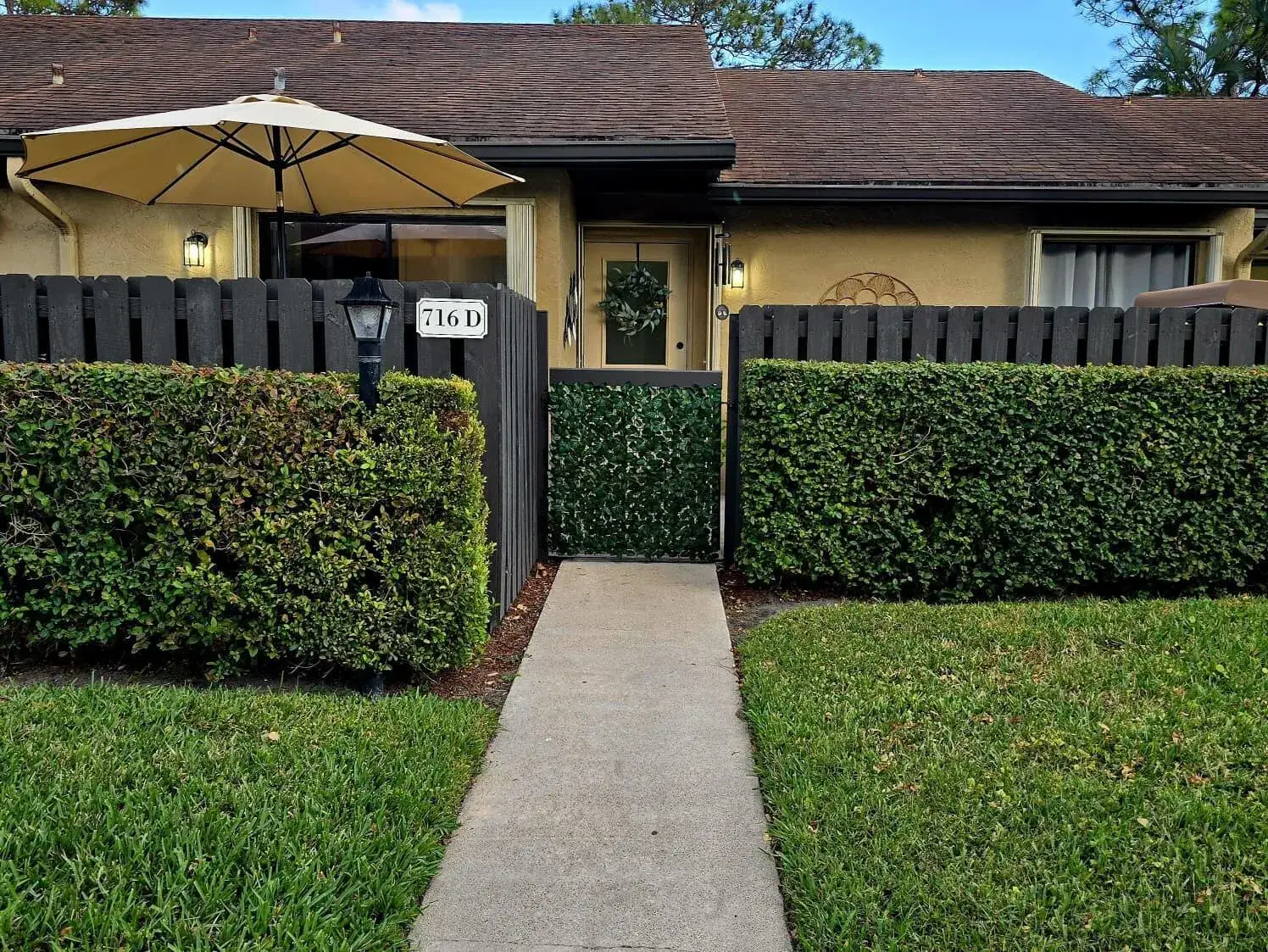 2 bedroom 2 bath Residential for sale at 716 Sunny Pine Way D, FL 33415